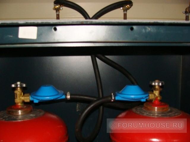 Підключення редуктора до газопроводу робиться резино-тканинних рукавом (дюрітових шланг)