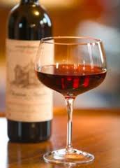 Процес вибору якісного вина буває досить складний, особливо якщо воно купується не в винних бутиках, а в супермаркетах