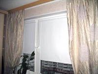 Жалюзі та рулонні штори   PRiS   - особливі, їх вішають впритул до скла, на кожну стулку вікна, а не на весь віконний проріз