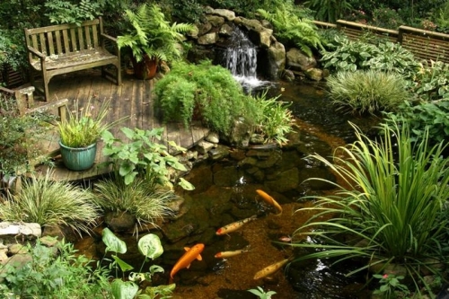 Водоймище на дачі - фото красиво декорованих штучних міні-озер: