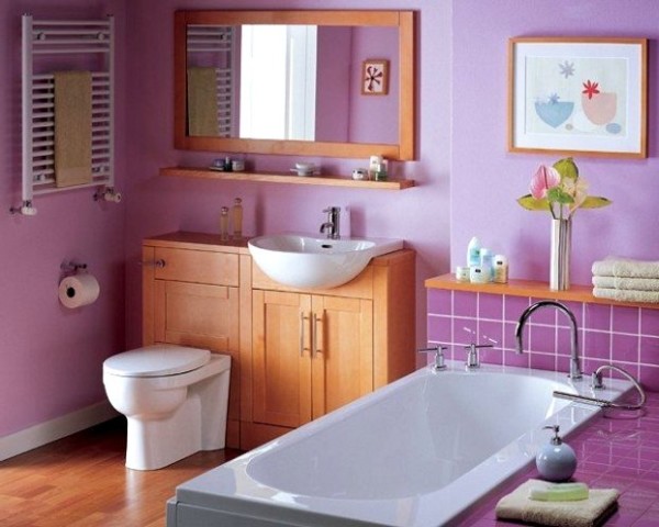 Фарбування стін у ванній кімнаті є чудовою альтернативою стала традиційною обробці кахельною плиткою