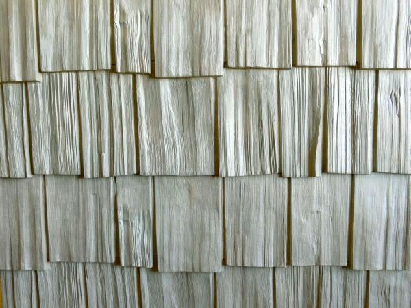 Це тонкі дерев'яні пластини, зрізані уздовж волокон з прямокутних чурок довжиною від 40-100 см і перетином 10х15-20 см