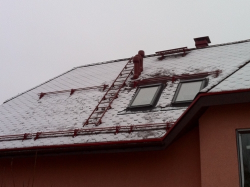 Види снегозадержателей для даху